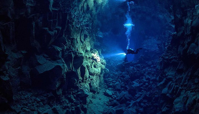 Tectonic Diving Day Tour 