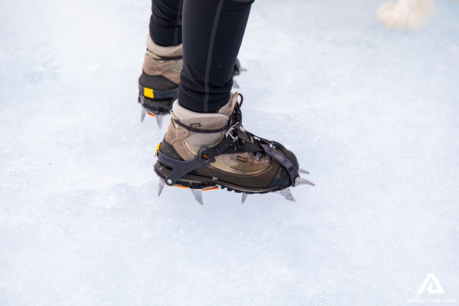 Shoes with crampons