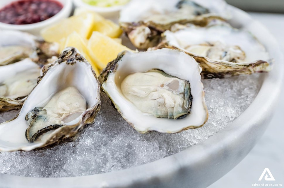 Oysters Platter with Lemon