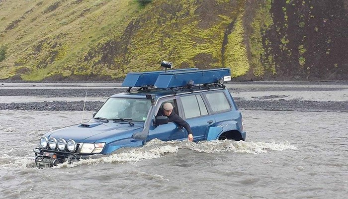 Super Jeep Driving in Icelandic River