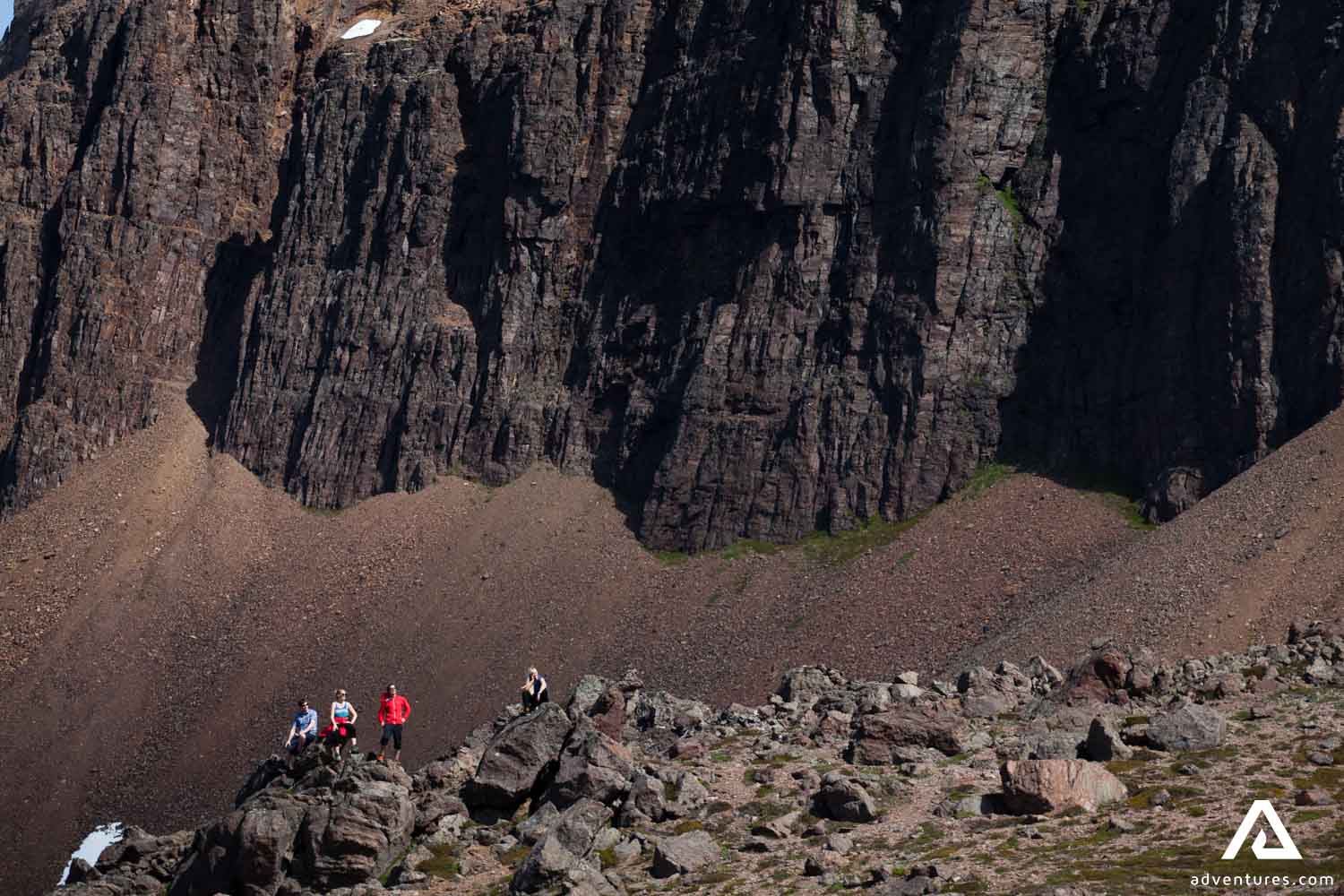 Hiking Tour in Icelandic Valleys