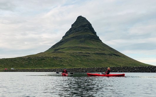 Kayak au pied du Mt. Kirkjufell