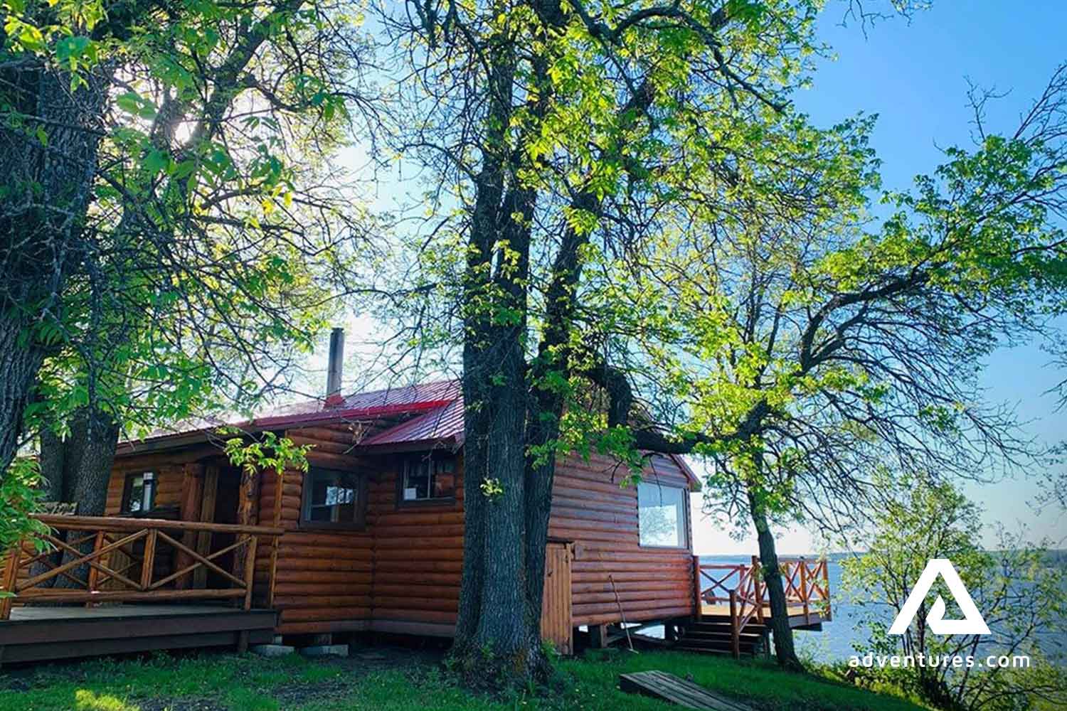 Flyin / Boatin Fishing Lodge on the Winnipeg River