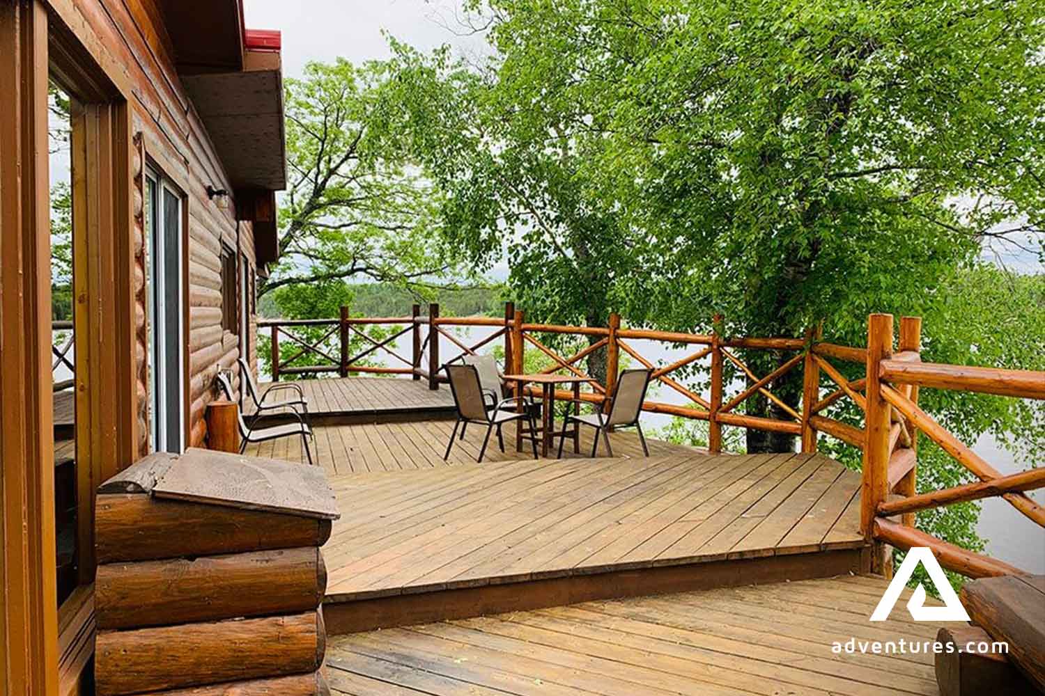 Flyin / Boatin Fishing Lodge on the Winnipeg River