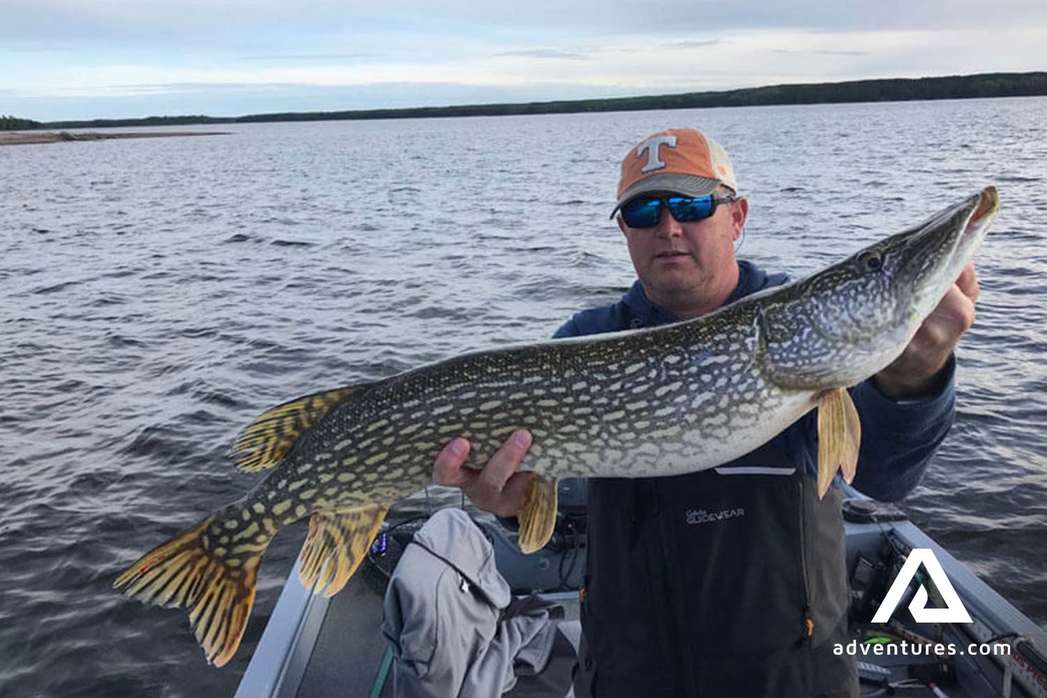 Fly In Boat In Fishing Lodge On The Winnipeg River Adventures Com   Northern Pike Fishing Trip On The Winnipeg River In Manitoba 