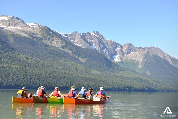 Canoeing by Cariboo Mountains in Bowron Lakes