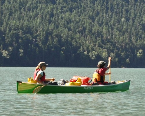 Lake canoeing tours on the Bowron Lakes in British Columbia