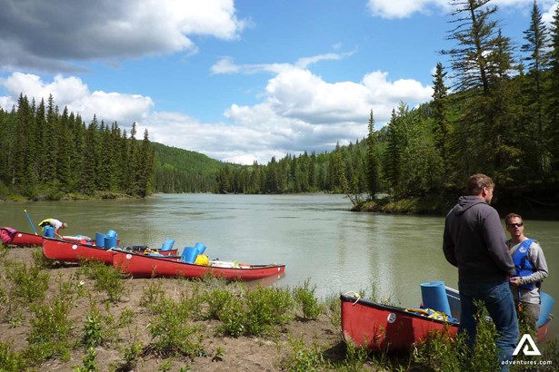 Canoeing Tour in Athabasca River of Alberta