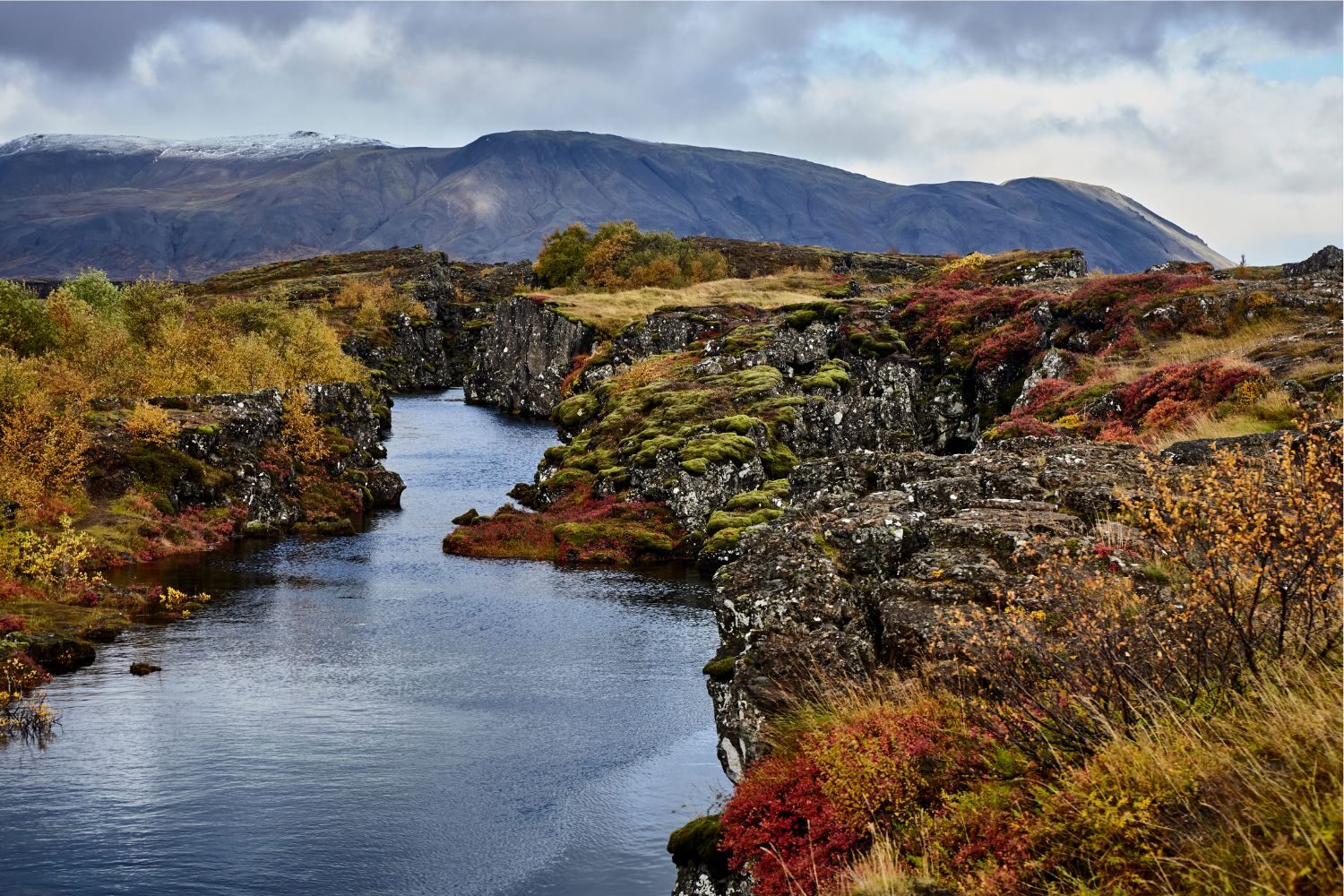 Silfra fissure tectonic plates at Thingvellir National Park, Iceland