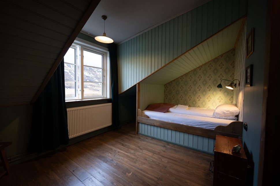 Cozy single bedroom in farmhouse hotel