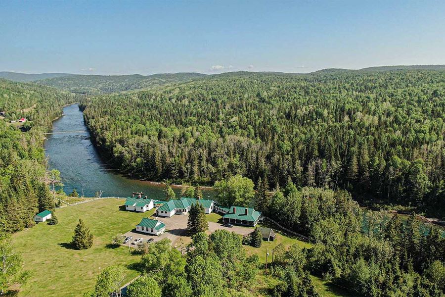 Quebec Salmon Rivers Exclusive Salmon Fly Fishing in Quebec | Adventures.com