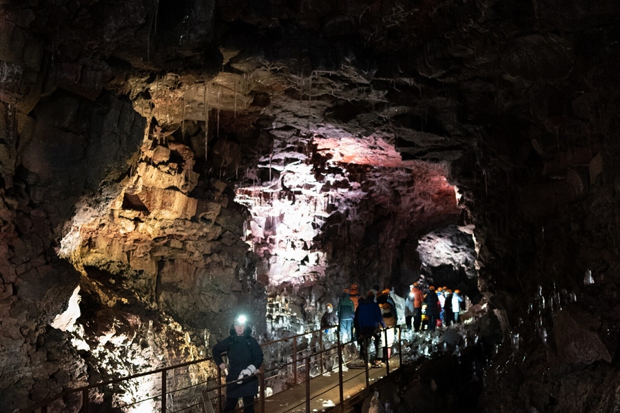 Walking paths in Raufarholshellir lava cave