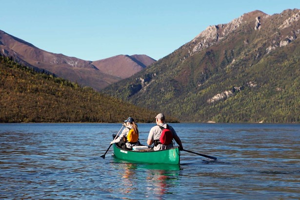 Two people canoeing in Tincup lake