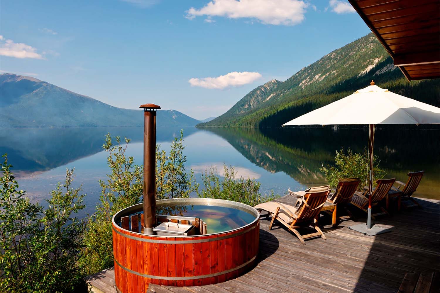 Hot tub in terrace by Tincup lake