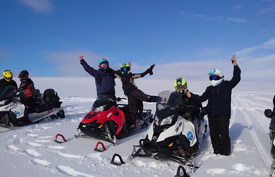 Snowmobiling Groups Golden Circle, Glacier Snowmobiling & Northern Lights Tour