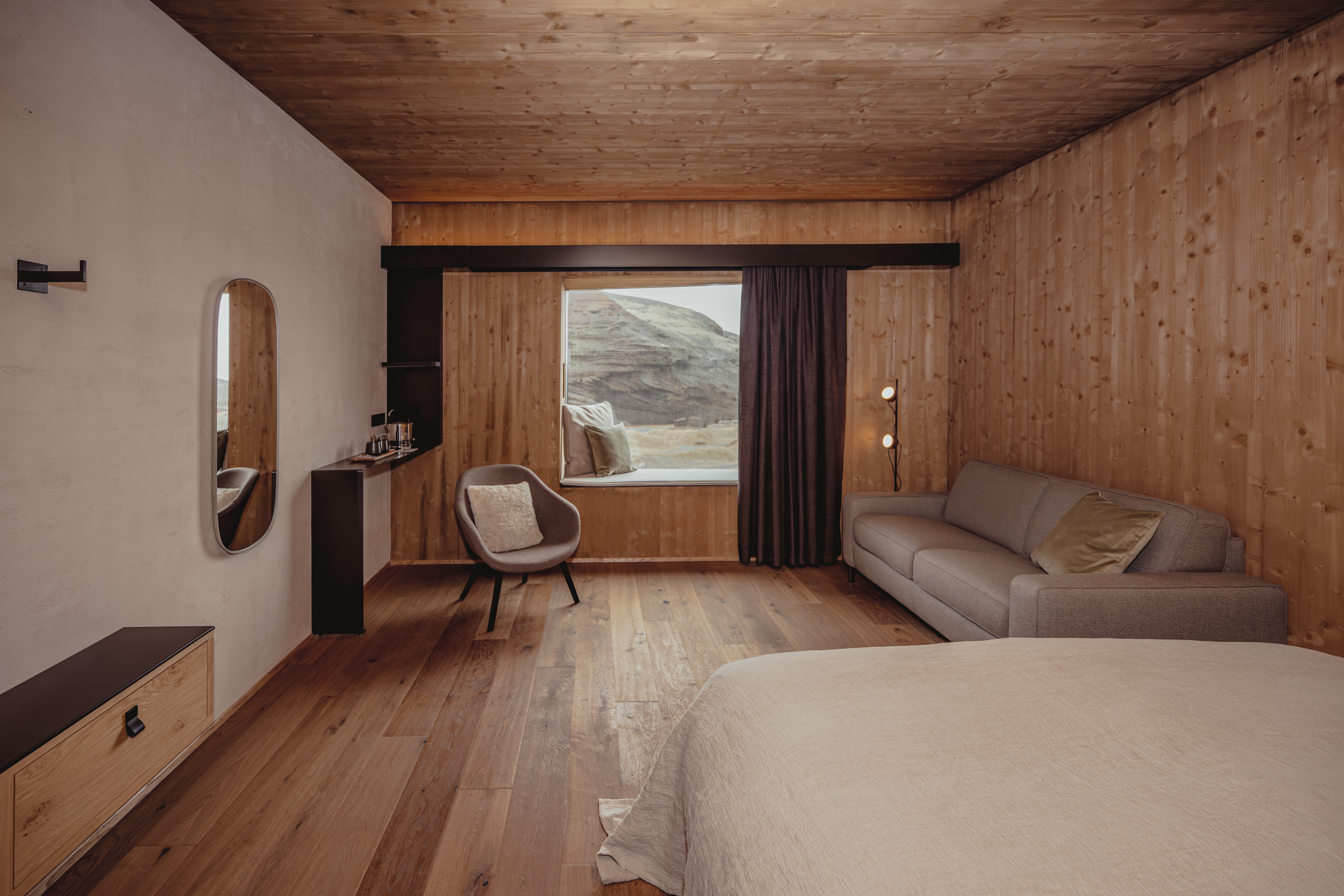 deluxe room for three people at highland base