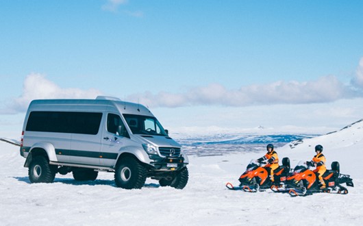 Goldener Kreis im Super Jeep - mit Schneemobilfahrt