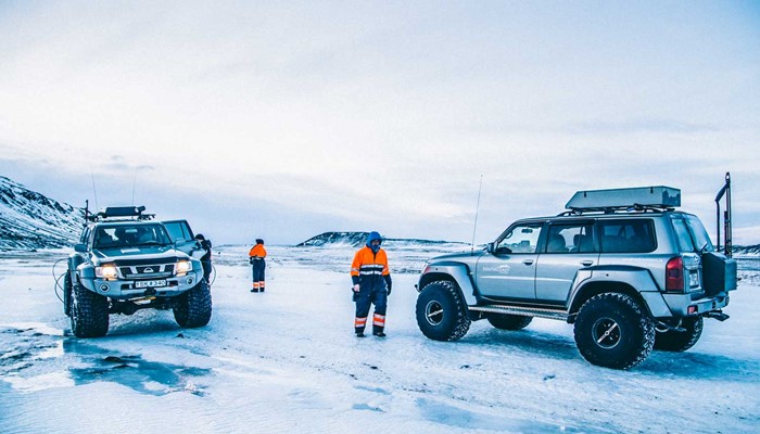 Super-Jeeps and snowmobiling