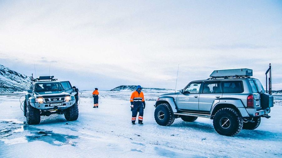 Super Jeep tours in Iceland 