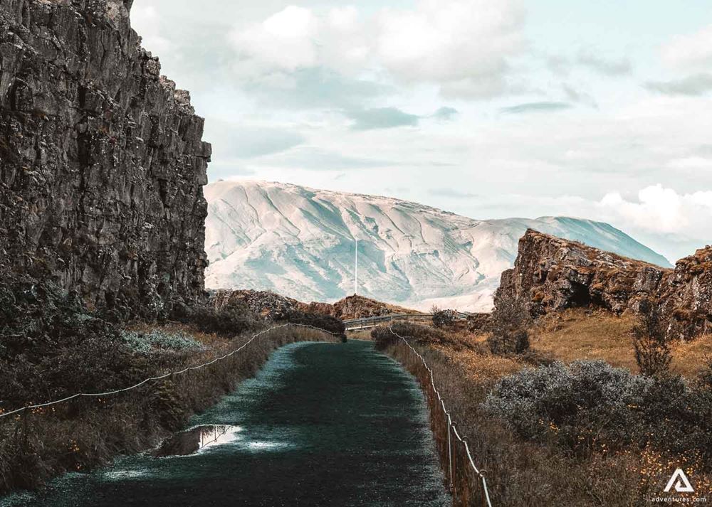 Road to Þingvellir national park