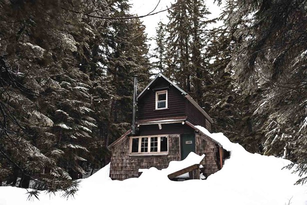 Snowy Wilderness Lodge