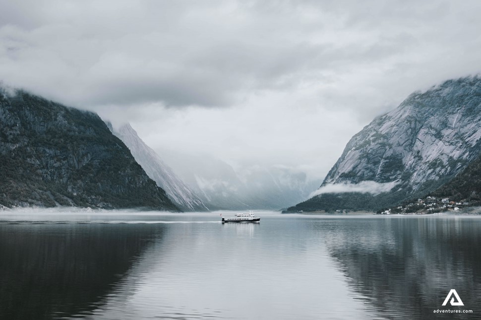 Cruising the Canadian fjords