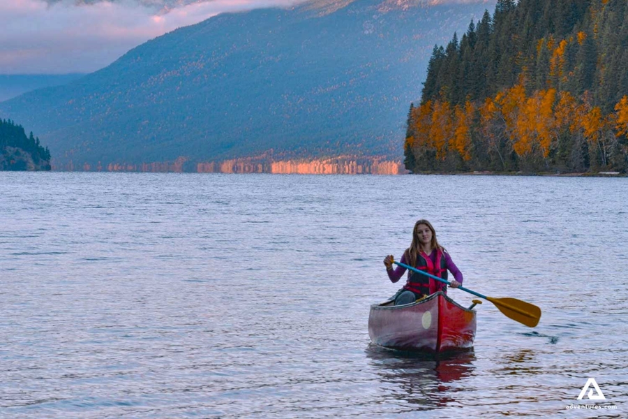 woman canoeing in wells gray