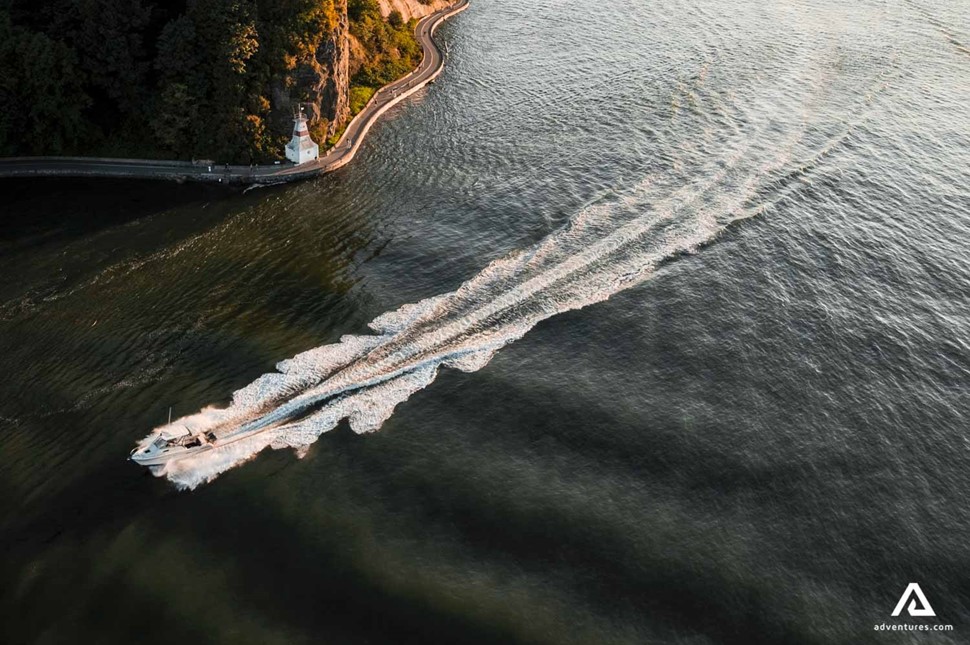 fast small boat aerial view in canada near vancouver island