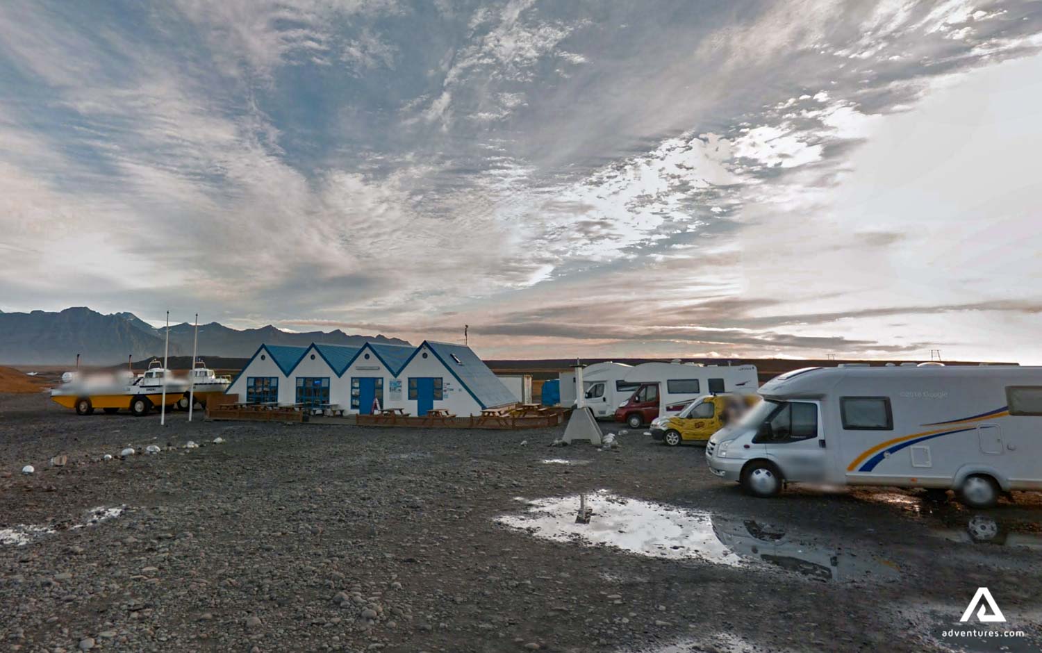 jokulsarlon parking lot and cafe in south iceland