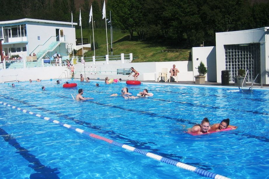 Top 10 Swimming Pools on the South Coast of Iceland