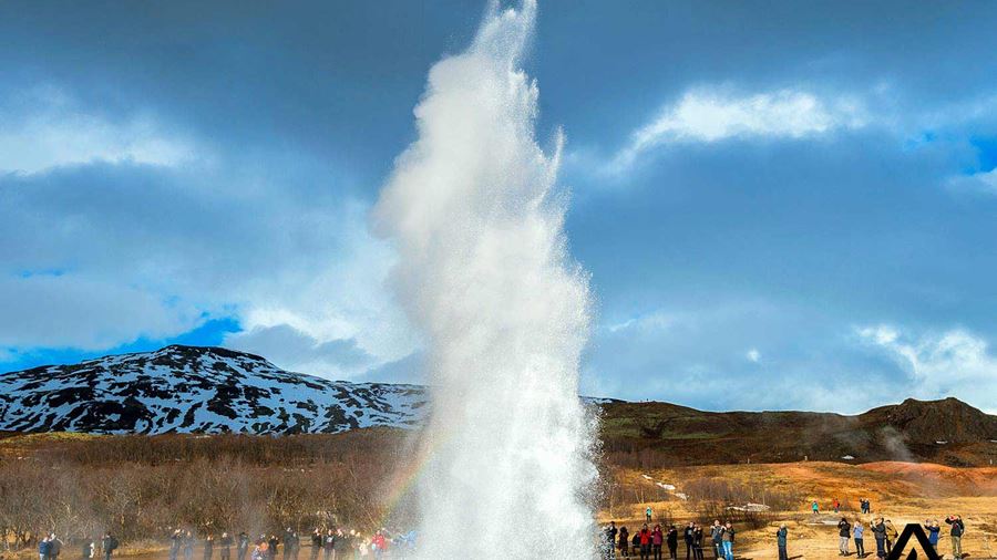 geothermal hot spring in geysir