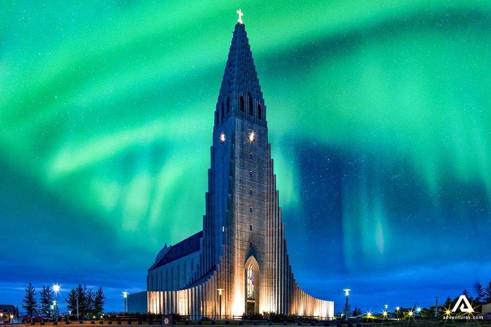 Guide to The Northern Lights in Reykjavik | Adventures.com